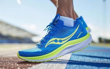 Найкращі бігові кросівки Saucony: новинки, моделі для марафону та гонок